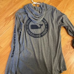 Vineyard vines whale lightweight hoodie long sleeve shirt